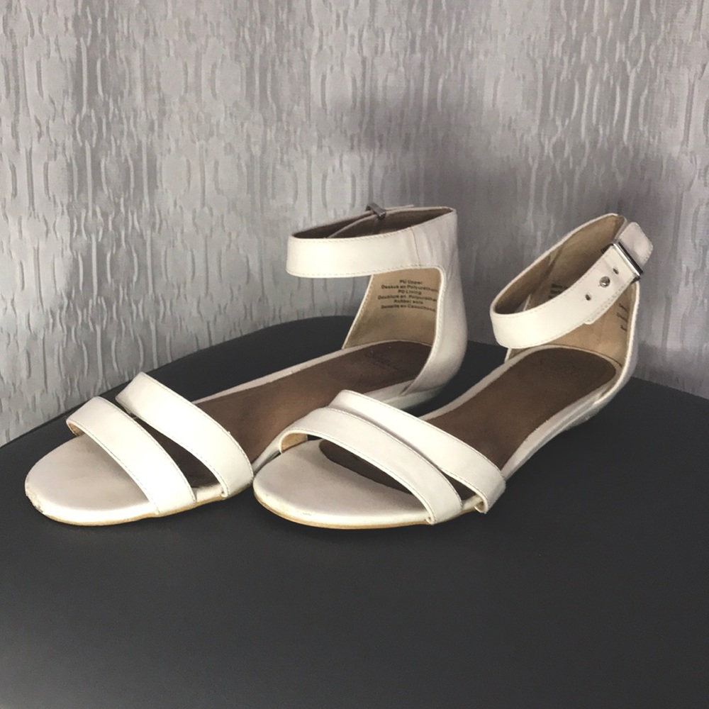 Shellys London white open toe mini wedges